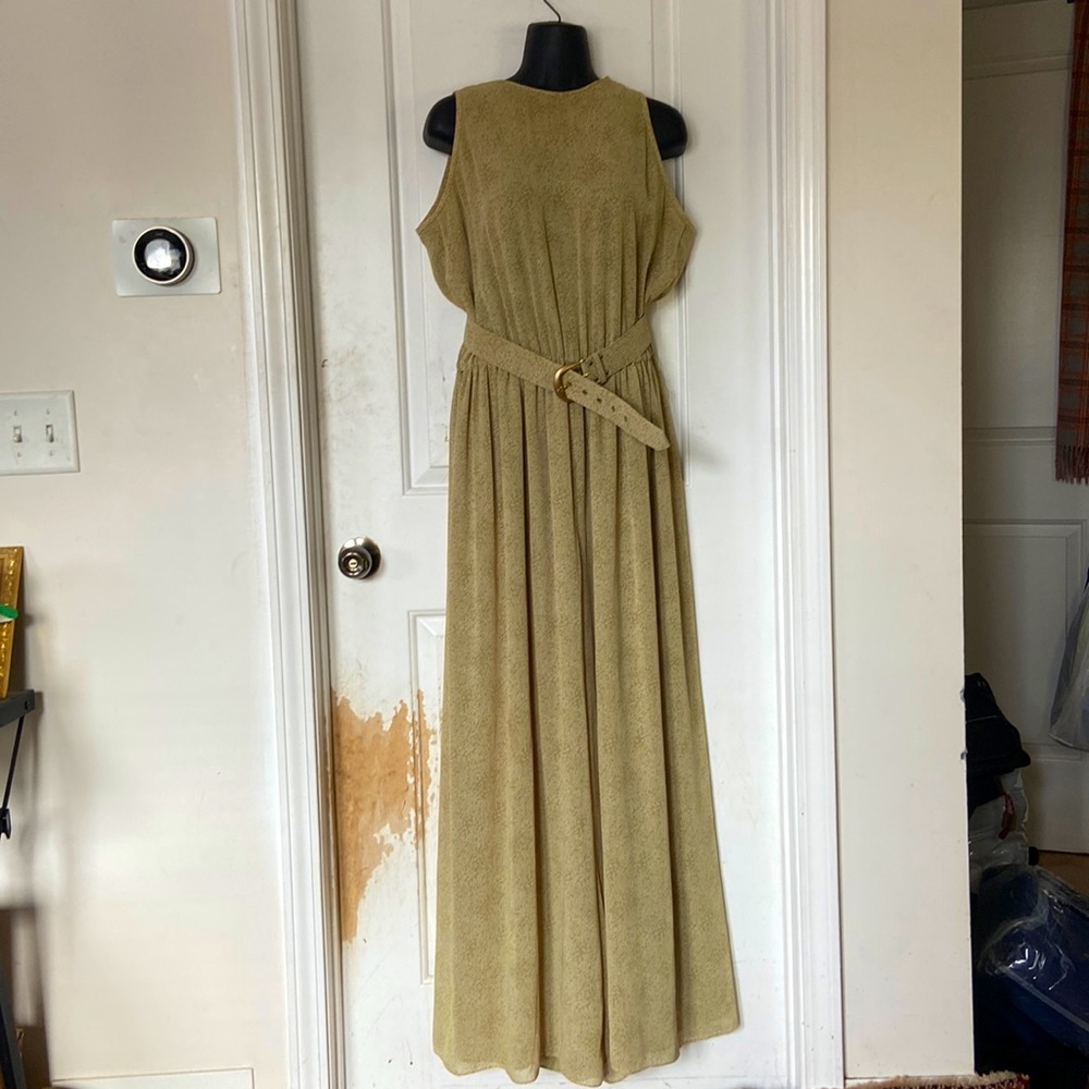 Gillian olive green wide at the bottom pant costume